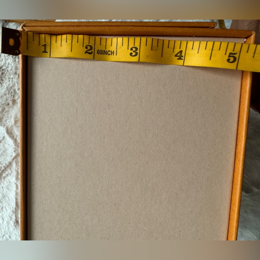 Authentic Louis Vuitton Box medium - Picture 9 of 9